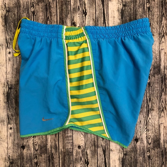Nike Running Shorts - Picture 2 of 3